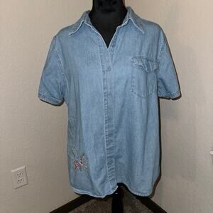 Basic Editions Denim Short Sleeve Button Up Women’s XL Floral Embroidered Design